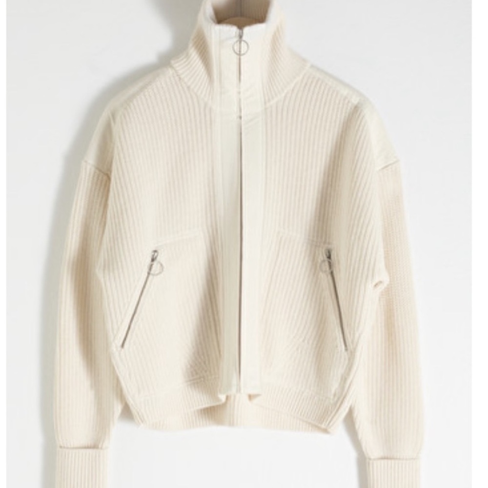 Wool blend turtle neck in black